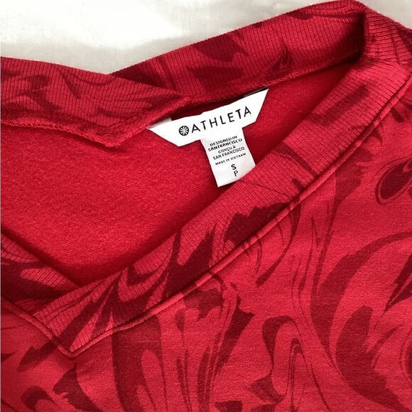 NWT Athleta S top floral red, black fleece lined - Picture 4 of 10